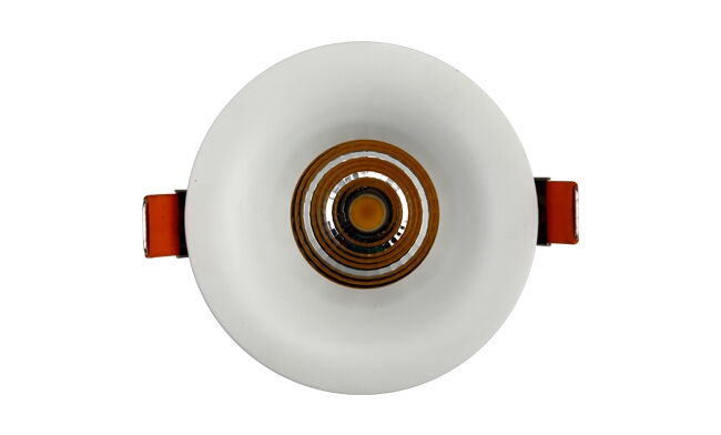 華輝照明專業(yè)生產(chǎn)LED筒燈，COB筒燈，全國(guó)行業(yè)領(lǐng)先，服務(wù)過全國(guó)各類工程達(dá)2000家。